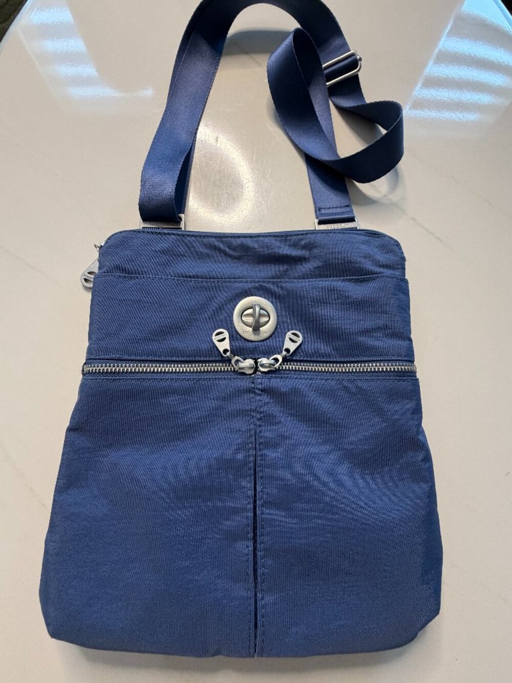 Baggallini Pocket Crossbody/Messenger Travel Bag